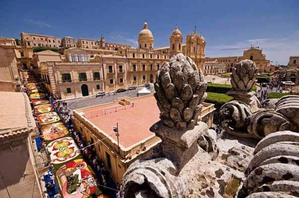 Casa Vacanza Na Zia Agnese Noto Exterior foto